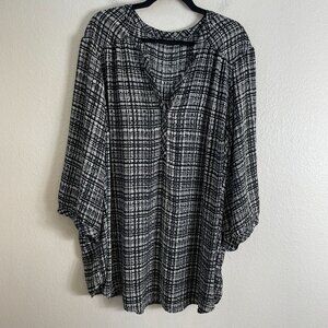 Torrid Harper Womens Plus 5X Black White Plaid Blouse‎ Roll Tab Sleeve Shirt Top